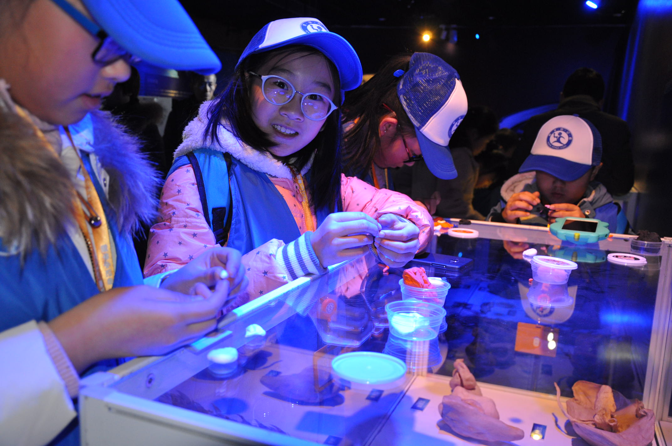 新华小记者走进榆林市科技馆体验科普盛宴