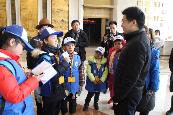 “复兴大武汉，迈向新征程”——新华小记者武汉规划展示馆参观采访活动