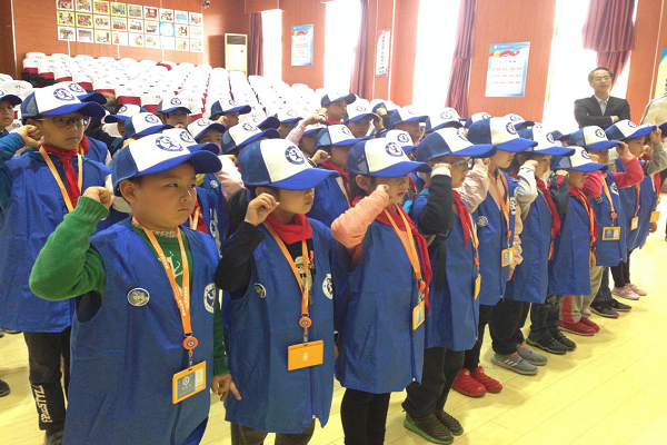 首南第一小学第二批新华小记者宣誓仪式在校举行