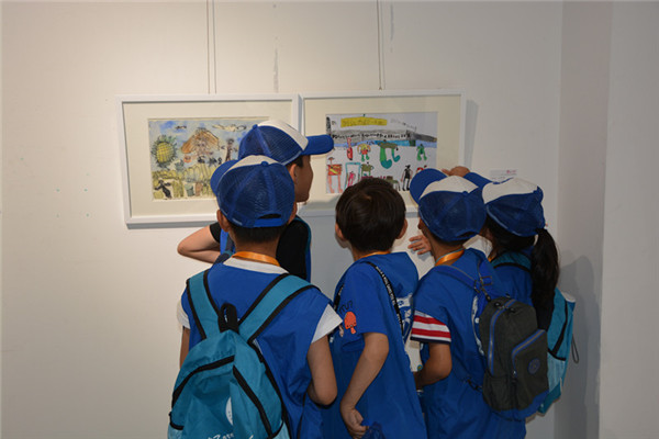 洛阳新华小记者走进中国儿童原创绘画邀请展