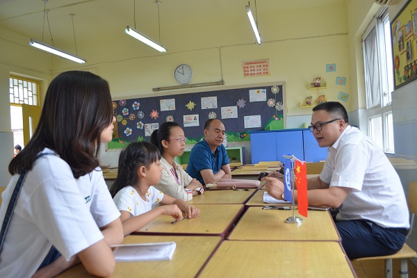 郑州市二七区建新街小学开展新华小记者第一堂课