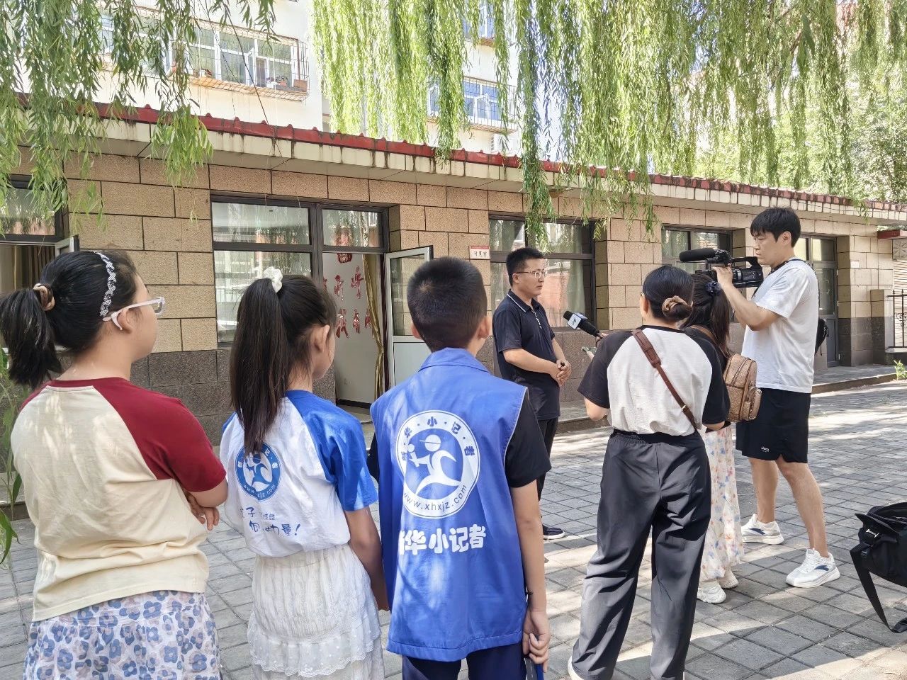 跟着大记者去采访第二站:新华小记者走进建东社区