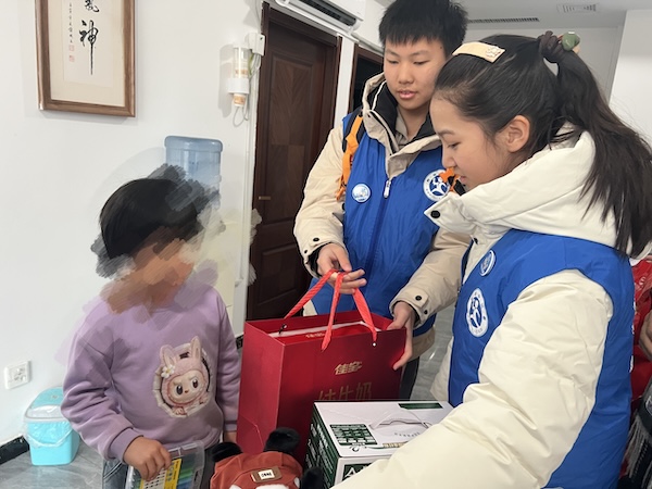 寒冬送暖践初心 公益助残显大爱——济南新华小记者慰问残障及事实无人抚养儿童公益活动圆满开展